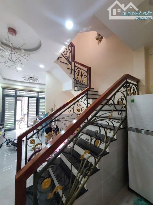 NHÀ ĐẸP CHỐT NGAY- 3 TẦNG BTCT- PHƯỜNG 11 TRUNG TÂM -~40M2 NGANG 4M - CHỈ 5.xx TỶ - 2