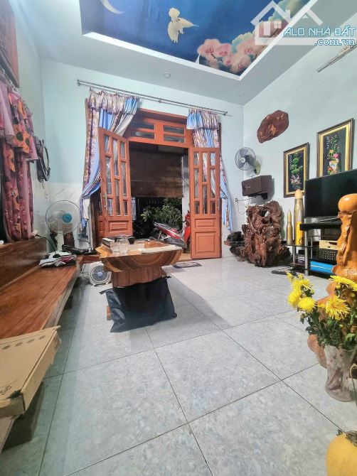 Nhà đường Đoàn Thị Kia 146m2 ngang 9m giá rẻ đầu tư sân vườn rộng - 2
