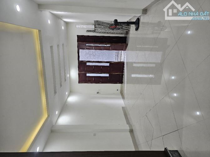 Bán nhà Tam hiệp Thanh Trì 55m×5 tầng , kinh doanh , ô tô đỗ cửa vào nhà . giá hơn 11 tỷ - 2