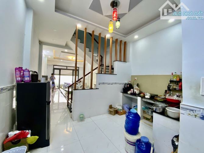 Nhà rộng mới, đường Cống Lở gần Phan Huy Ích, 4.95 tỷ - 2