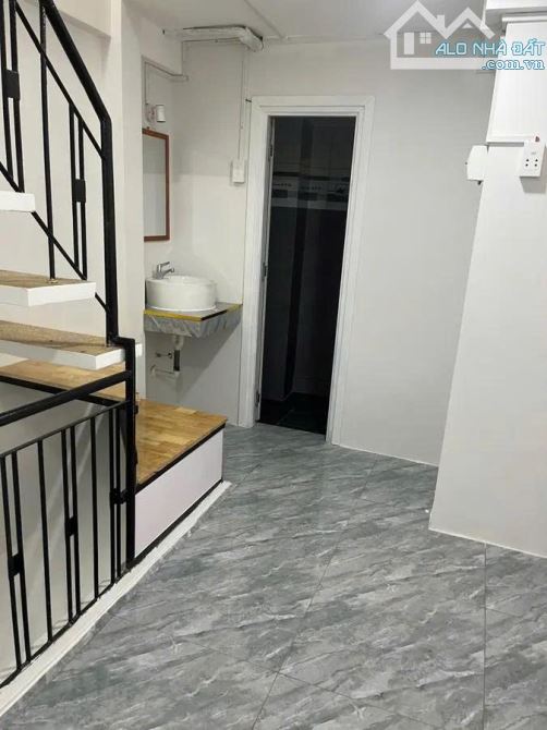 BÁN NHÀ HẺM BÙI VIỆN – P. NGUYỄN THÁI BÌNH, QUẬN 1- DTSD 68m2-4 TẦNG- 5.5 TỶ - 2