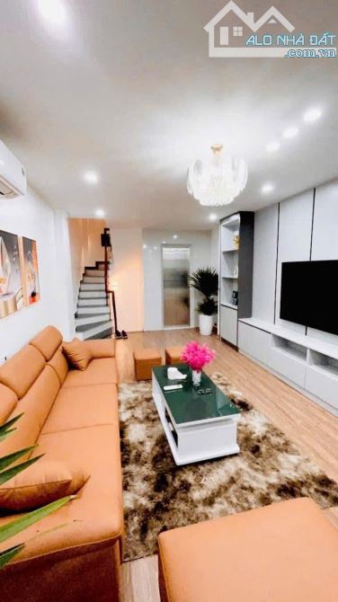 Siêu phẩm Đội Cấn, 2p ra phố, nhà mới, thang máy, kinh doanh, ở ngay, 45m2*6T, giá 8.3 tỷ - 2