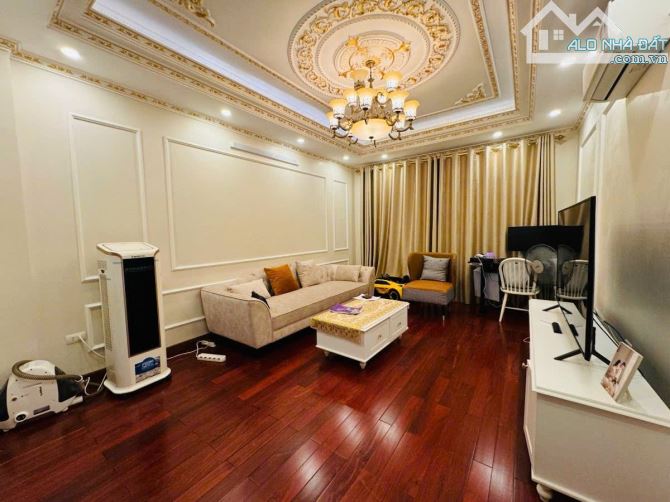 Bán nhà Liễu Giai, 1p ra phố, ngõ ô tô 20m, thang máy, nội thất đẹp, 46m2*7T, giá 8.4 tỷ - 2