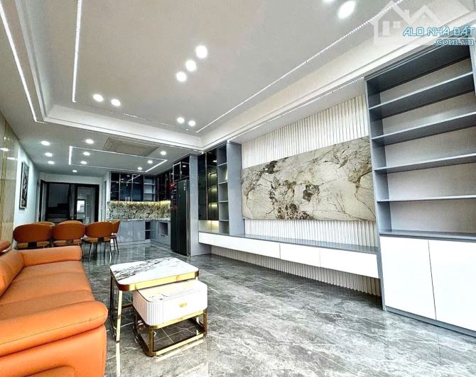 Nhà Đẹp tại Ngọc Thụy, Vị Trí gần Trung Tâm, VF5 Tránh Nhau - Kinh Doanh Spa, Cho Thuê OK - 2