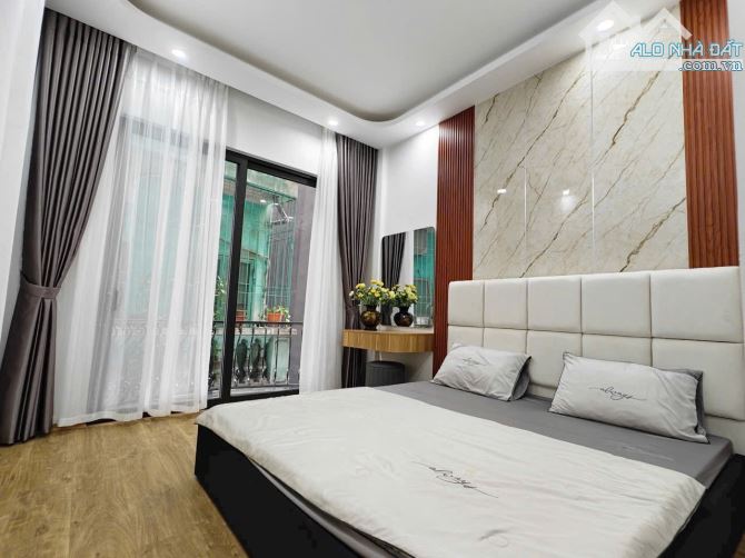THÁI THỊNH - ĐỐNG ĐA - PHÂN LÔ OTO . 5 TẦNG THANG MÁY - 2 THOÁNG VĨNH VIỄN - KHU DÂN TRÍ C - 2