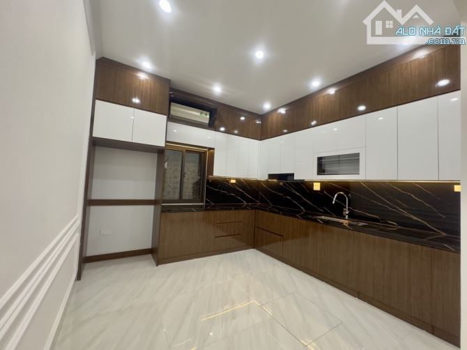 -XUÂN LA - TÂY HỒ - PHÂN LÔ CÁN BỘ - DT 51M - 6 TẦNG - Ô TÔ ĐỖ 30M - NGAY PHỐ - NGÕ Ô TÔ - 2