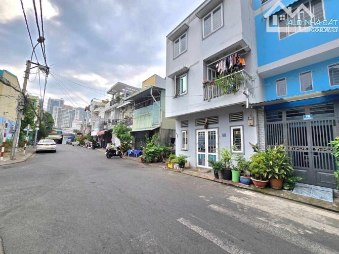 NHÀ 3TẦNG MẶT TIỀN ĐƯỜNG SỐ – KHU PHÂN LÔ ĐỒNG BỘ – CÁCH CHỢ 50M – TRUNG TÂM QUẬN 7 - 2