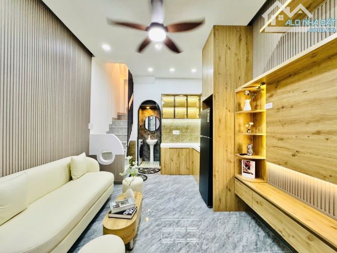 TRUNG TÂM PHÚ NHUẬN - Huỳnh Văn Bánh - 4 Tầng  - DT :3.2m x 6m,DTSD lớn hơn 50m2 👉4,88 Tỷ - 2
