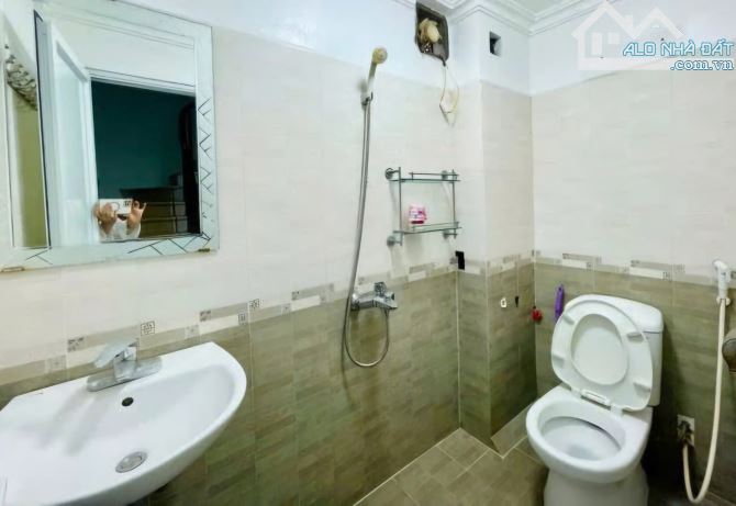 Mặt tiền rộng – Nhà 2,5 tầng Lê Đại Hành, Kỳ Bá, vị trí vàng, mua giá chính chủ - 2