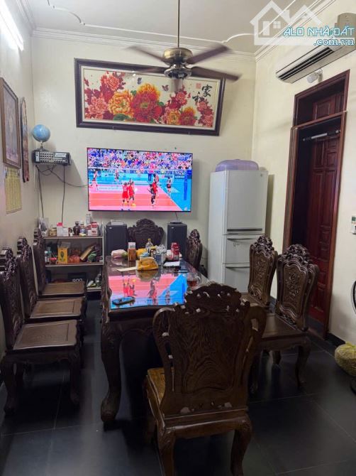Bán nhà dân xây 4 tầng cách 1 nhà ra phố Ái Mộ, DT 90m giá hơn 27 tỷ - 2