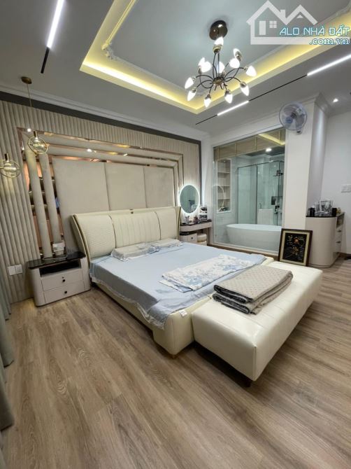 XE HƠI VÀO NHÀ! Bán Nhà 5 Tầng Thang Máy Lê Văn Sỹ, 75m2, 19 Tỷ TL - 2