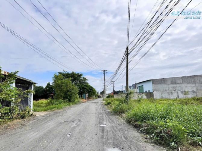CẦN BÁN NỀN ĐẤT ĐẸP ẤP 2 – ĐỨC HÒA ĐÔNG, DT 330M2 GIÁ 1 tỷ 950 Tr ,SHR CÔNG CHỨNG NGAY - 1