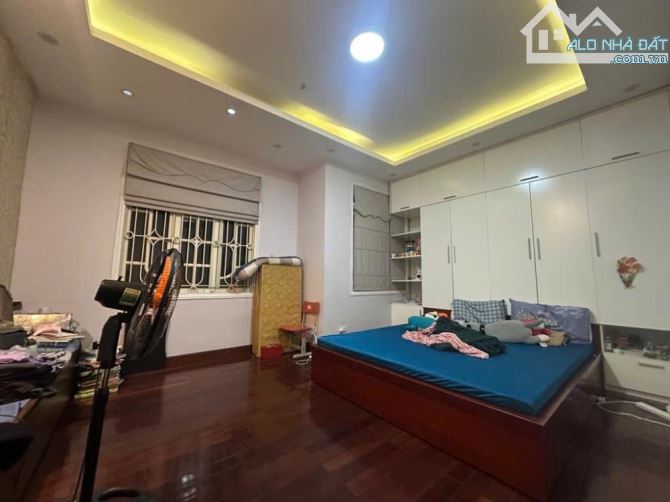 Bán nhà Cự Lộc 39m2 vị trí đẹp mặt tiền rộng gần bãi ô tô 7.8 tỷ - 2