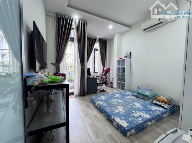 Bán nhà 3 tầng rộng 49,8m2 hẻm ô tô Hùng Vương, Nha Trang - 2