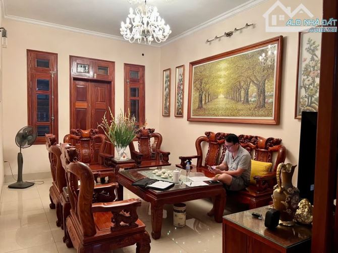 Bán gấp nhà Ngõ 26 Nguyên Hồng 74m² 5 tầng ô tô tránh giá chỉ 21,2 tỷ thương lượng sâu - 2