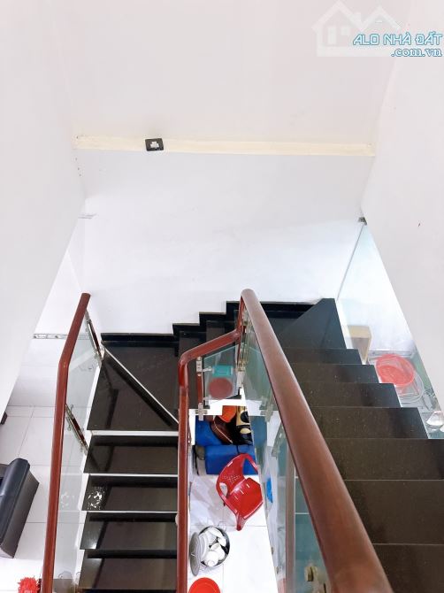 Đường vườn Lài, hẻm 6m thông, khu phân lô đồng bộ.  65m2(4*16).  Nha trệt,lầu, 3pn.  Hơn 6 - 2