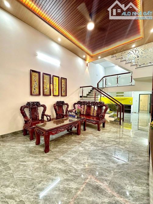 Bán 1 nhà lớn tặng 1 nhà nhỏ gần chợ Thanh Khê _ Cù Chính Lan - 2