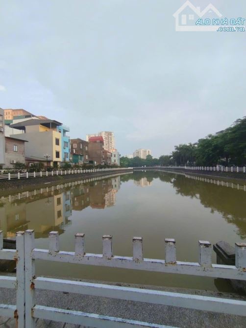 Bán nhà Phố Kẻ Tạnh -  Giang Biên, 91m2 - 4.2m,  ôtô tránh đỗ, giá chào 16.9 tỷ - 2
