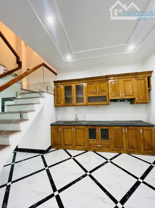 🏠 Bán nhà phân lô Hoàng Mai – 48m² x 5 tầng, giá 9.85 tỷ – Ô tô vào nhà - 2