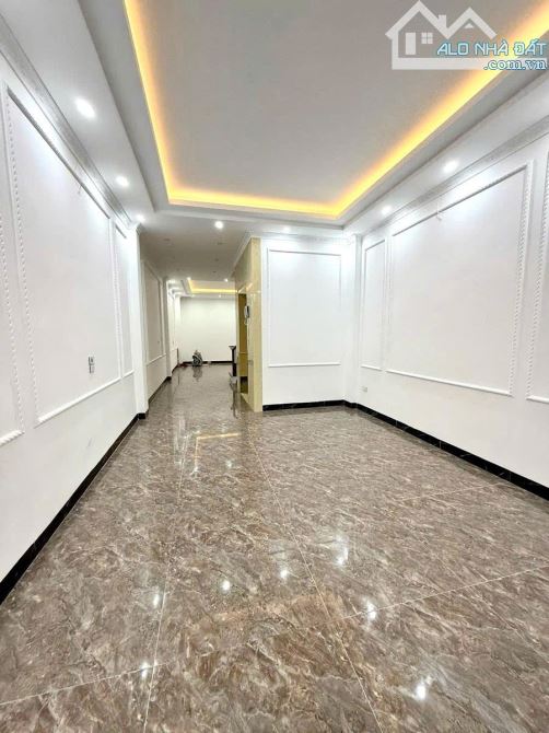 Bán gấp nhà đối diện khu chung cư 87 Lĩnh Nam. Ô tô 4 chỗ đỗ cửa, 71m2 giá 18 tỷ. - 2