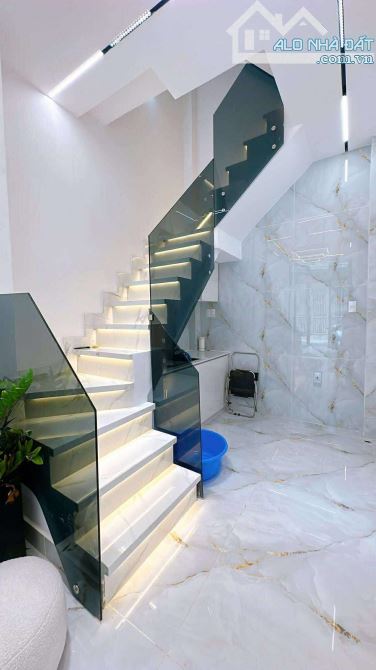 💥💥MẶT TIỀN ĐƯỜNG SỐ Q.4 - ĐƯỜNG NHỰA 6M XE HƠI ĐỖ CỬA - HOÀN CÔNG ĐỦ - 2