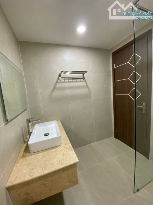 Siêu phẩm góc 2 MT đường XVNT, Bình Thạnh - 8 X 20 - 4 Tầng - HĐT: 90 triệu/th - 35 Tỷ - 2