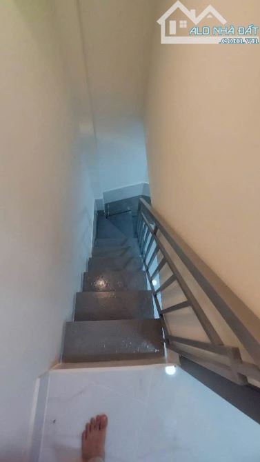 🏠🏠NHÀ 3 TẦNG MỚI VÀO Ở NGAY - XÓM CHIẾU Q.4 - CHỈ NHỈNH 2 TY XÍU 💲 - 2
