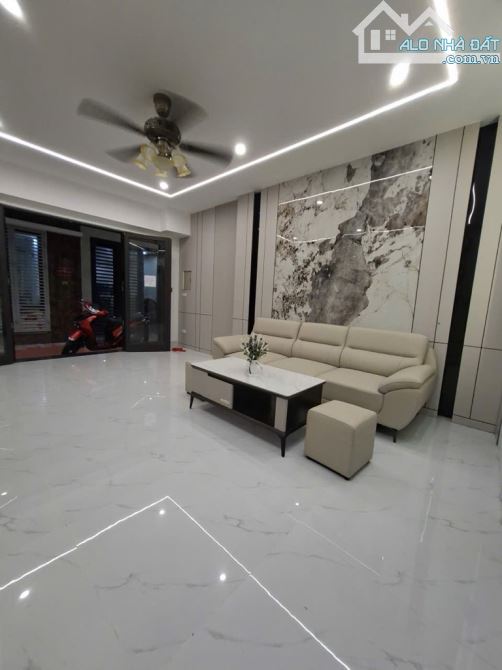 NHÀ MỚI PHỐBAN NHA - THANG MÁY - FULL NỘI THẤT - 10M RA ĐƯỜNG Ô TÔ TẢI TRÁNH NHAU - - 2