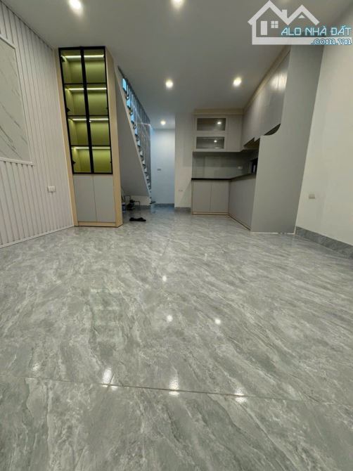 NHÀ ĐẸP PHỐ LÊ TRỌNG TẤN  : 29M / 2 TẦNG / 2 PHÒNG NGỦ / GIÁ 2,45 TỶ  . - 2