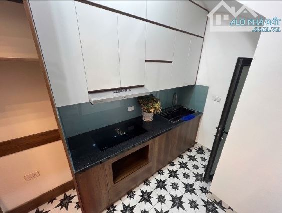 BÁN NHÀ  KHÂM THIÊN 5 TẦNG, DT 30M², DÂN XÂY TÂM HUYẾT, CẦN BÁN GẤP - 2