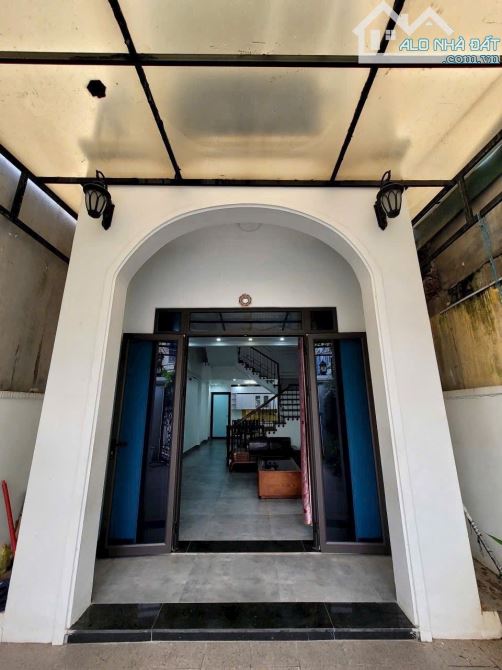 Bán căn nhà 3 tầng ngõ phố Nguyễn Hữu Cầu, ph Hải Dương, TP HP, 95.6m2, mt 4.5m, 4 ngủ - 2