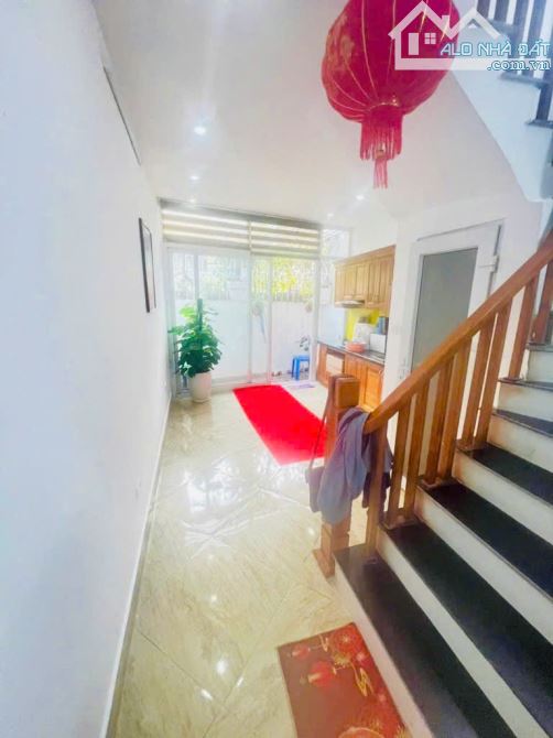 Ngõ 373 Ngọc Hồi , 36m2 nhà 5 tầng 6.2 tỉ - 2