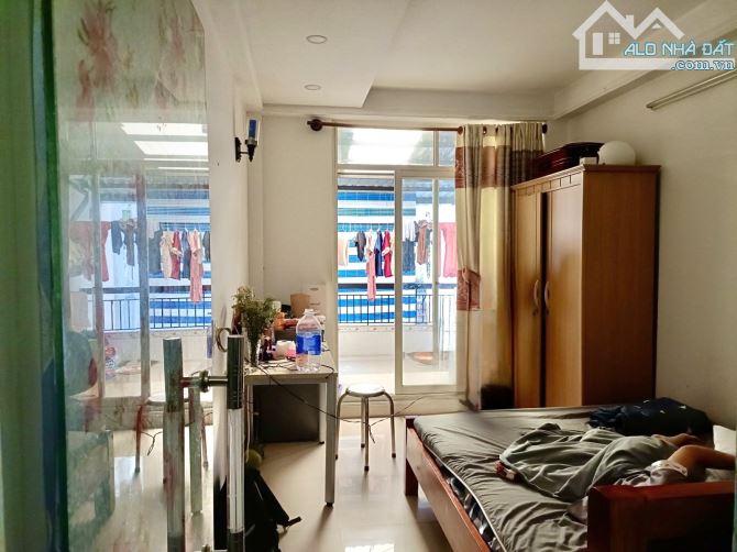 Cần bán gấp CHDV Quận 1, nhỉnh 7 tỷ đang thu nhập 27tr/thang ngay Nguyễn Thị Minh Khai - 2