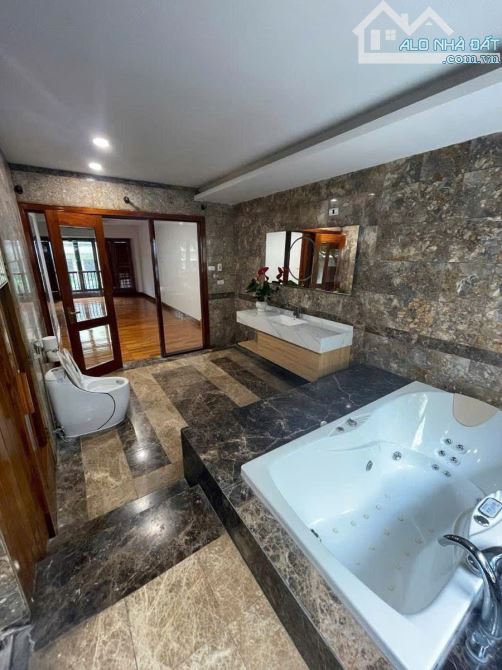 Bán nhà Trần Quang Diệu 77m² mặt tiền 6,2m khu vip Đống Đa giá 24,3 tỷ - 2