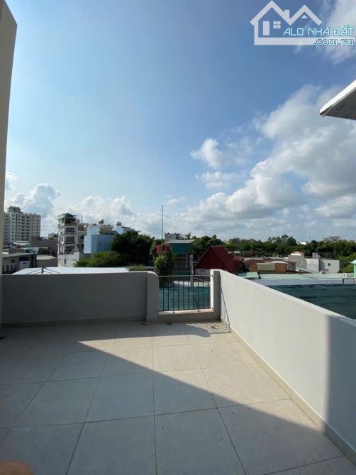 Bán nhà đẹp 3 tầng gần Nguyễn Thị Định Quận 2 - Chỉ nhỉnh 7 tỷ - 3
