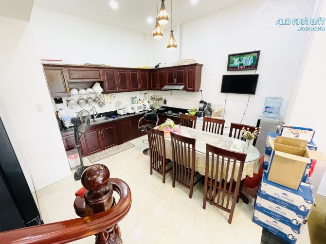 Bán nhà đẹp 3 tầng ,ô tô ngủ trong nhà .Huỳnh Tấn Phát,Quận 7.Giá 7.8 tỷ. - 3