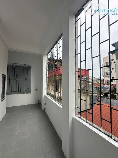 Cho thuê nhà nguyên căn ngõ 358 Bùi Xương Trạch. 45m2 x 5 tầng, 3 ngủ 12 triệu - 3