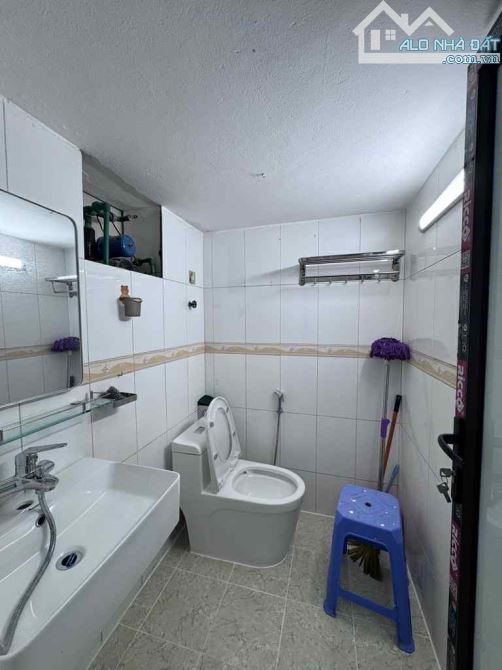 Bán căn hộ tập thể lương Ngọc quyến tt thanh Xuân fun nội thất xịn sò thoáng trước sau - 3