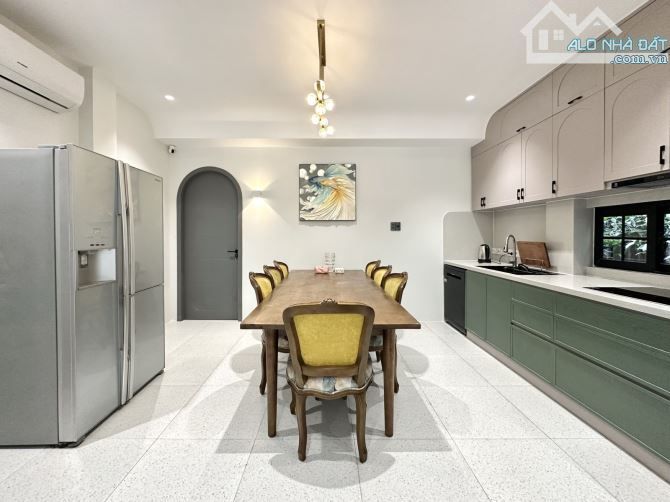 BÁN NHÀ HOÀNG HOA THÁM - BÌNH THẠNH - 3 TẦNG - 5.3M × 13M - NHỈNH 9 TỎI - 3