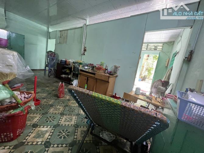 Bán nhà cấp 4, HXH 140m2 ,Hưng Phú , Quận 8 , 
ngang 10m chỉ 10,5 tỷ - 3