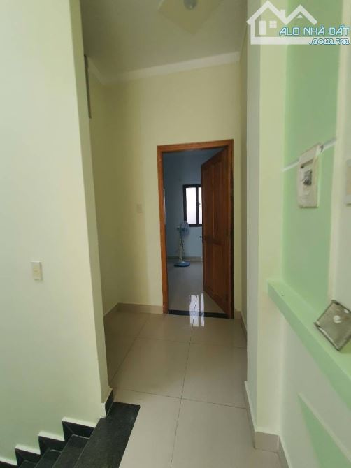 Nhà 3 Tầng Dĩ An,64m2 Mặt tiền KD,Đường 8M thông, shr. Nhỉnh 5 tỷ - 3