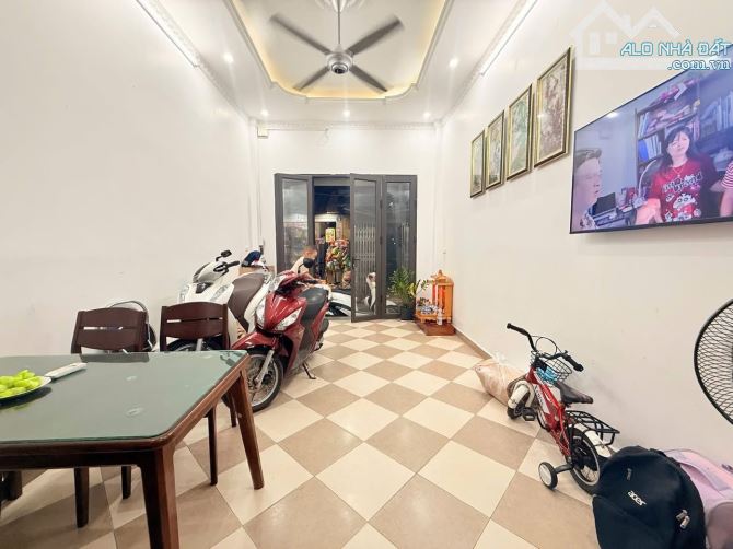 ĐỘC HIẾM Đội Cấn! NGÕ 279 RỘNG NHƯ PHỐ - Ô TÔ TRÁNH NHAU - KINH DOANH SẦM UẤT - 45m² x 5 T - 3