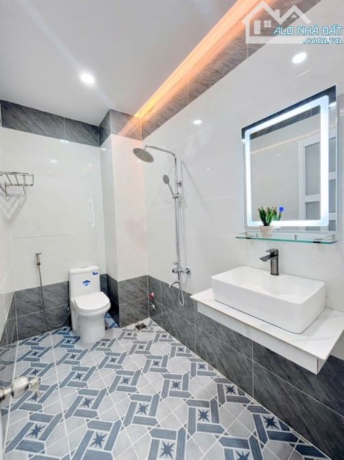 NHÀ ĐẸP HƯƠNG LỘ 2 - GIÁP TÂN PHÚ - 3 TẦNG - 60M2- GẤP BÁN - 3