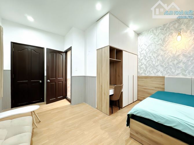 Cho thuê căn hộ ban công quận 1 gần chợ Bến Thành, cầu Ba Son - 3