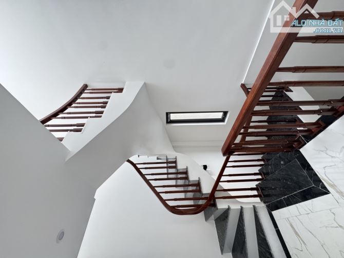 Bán nhà Cổ Linh - nhà đẹp long lanh - ô tô gần - lô góc siêu thoáng - 36m - 5 tầng 6.8 tỷ - 3
