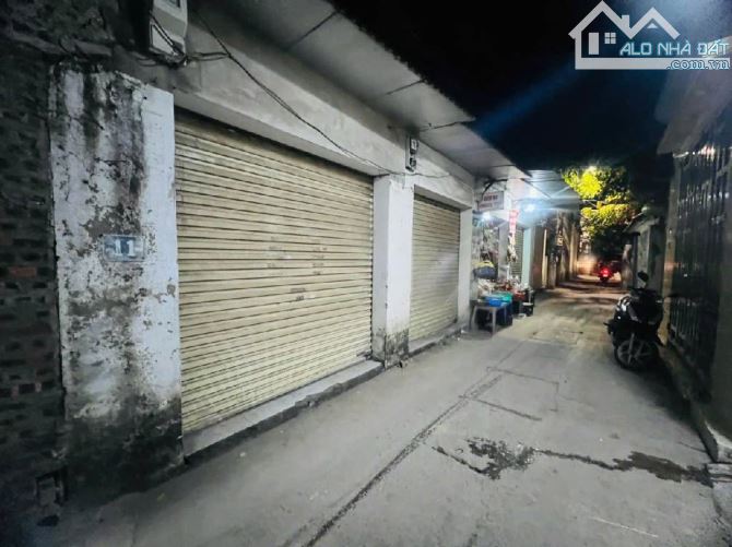 Cổ Nhuế ngõ thông kinh doanh sầm uất . gần chợ . trường học các cấp - 3