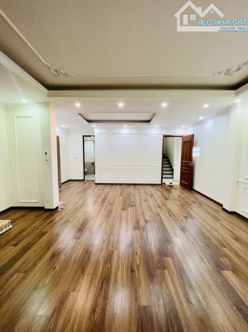 9 TỶ HƠN - 60M2 - 5 TẦNG - THANG MÁY - Ô TÔ VÀO NHÀ - LÔ GÓC - TRUNG TÂM BỒ ĐỀ - 3