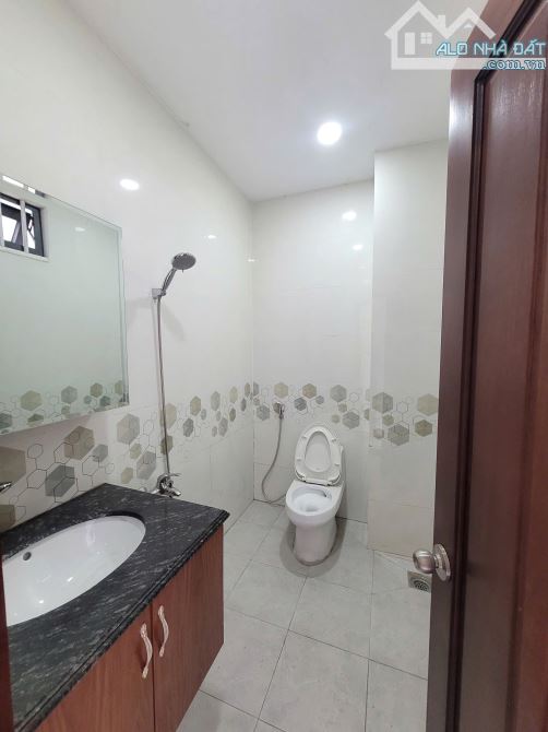 nhà 1 trệt 2 lầu 80m2 6ty8 Tl MT đường Nguyễn Thị Khắp p.Tân Đông Hiệp, Tp.Dĩ An - 3