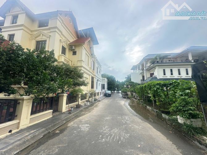 Bán đất biệt thự khu Sông Hồng Thủ đô, Vĩnh Yên, Vĩnh Phúc. Giá chỉ 31,5 triệu/m2 - 3