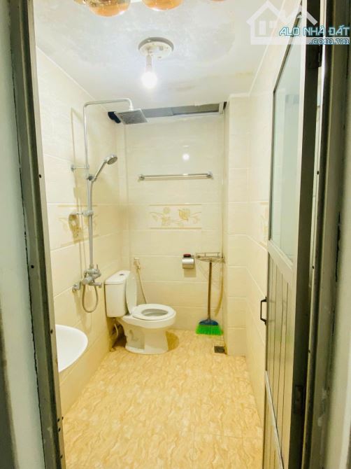 Giá đầu tư 15,5 tỷ nhà 4T cũ P/Lô Víp Nguyễn Chí Thanh vỉa hè oto đỗ sát Mp - 3